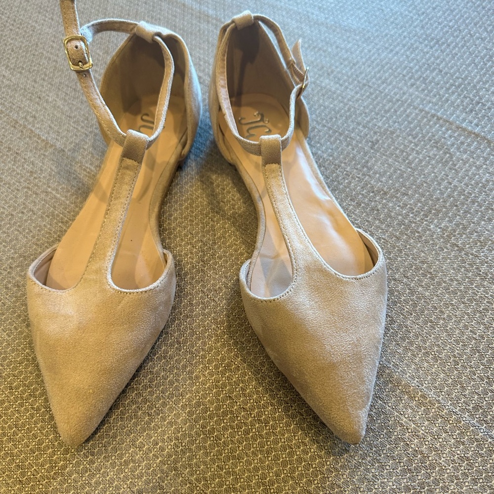 Size 7 Suede flat sandals